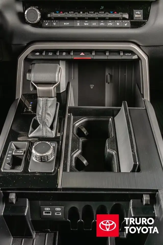 Toyota Tundra снимка Toyota Tundra