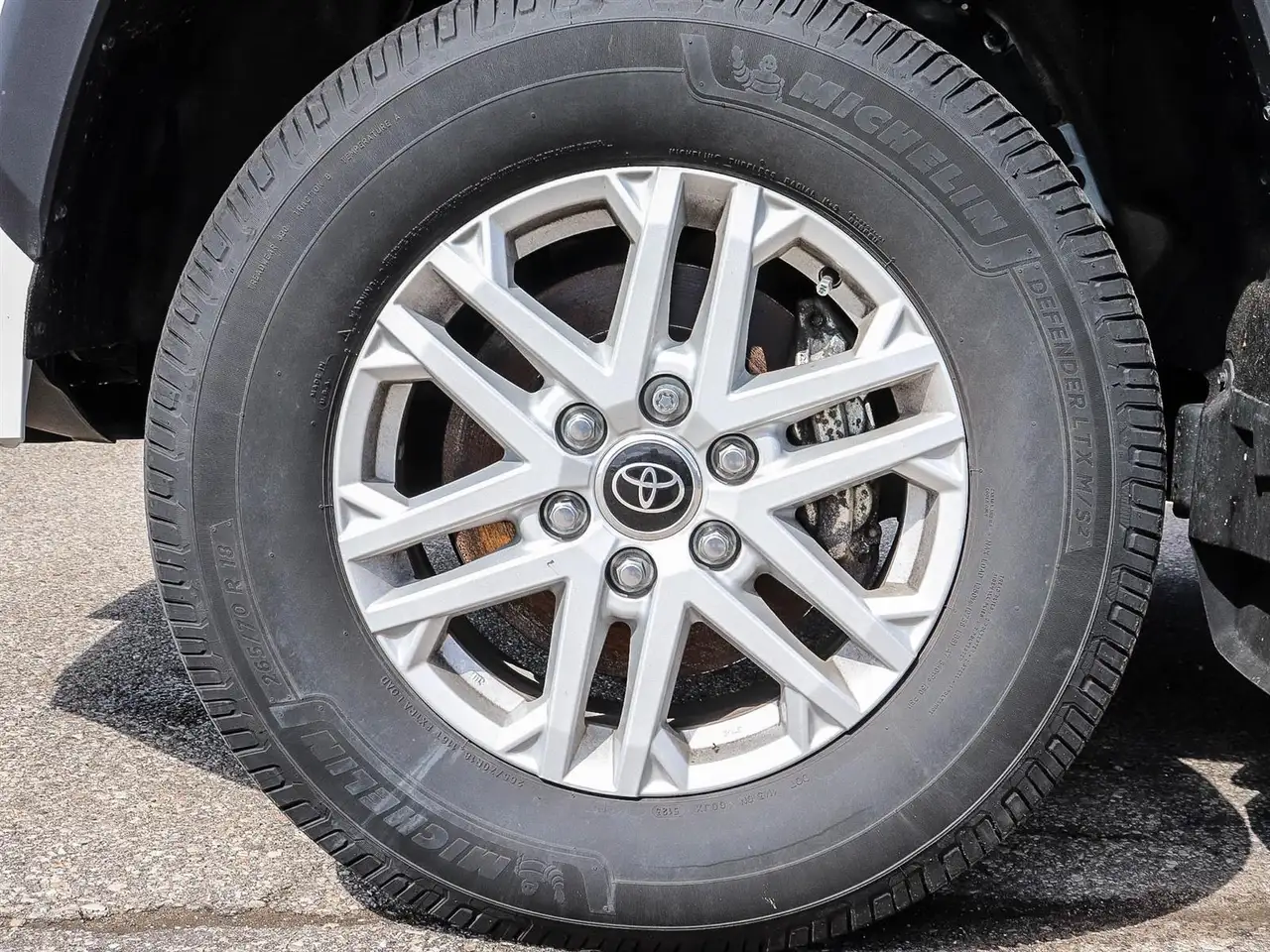 Toyota Tundra снимка Toyota Tundra