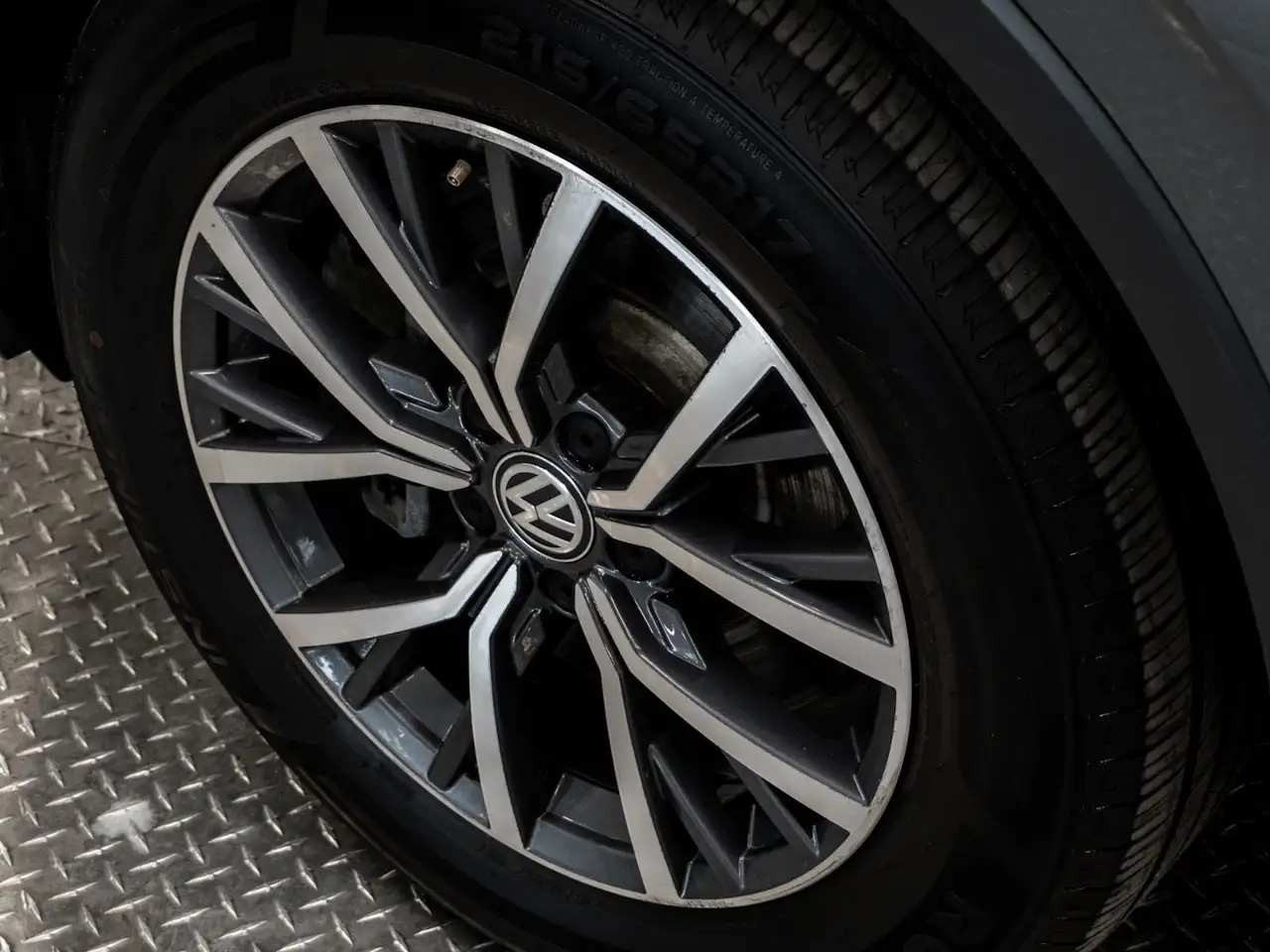 Volkswagen Tiguan снимка Volkswagen Tiguan