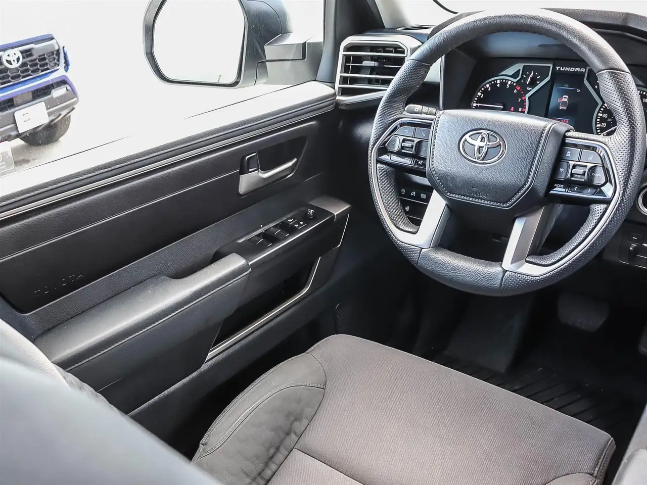 Toyota Tundra снимка Toyota Tundra