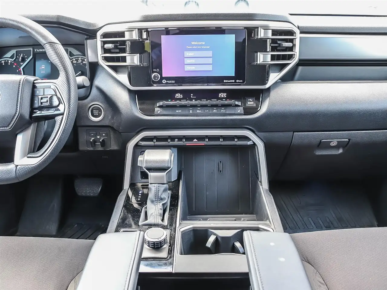 Toyota Tundra снимка Toyota Tundra
