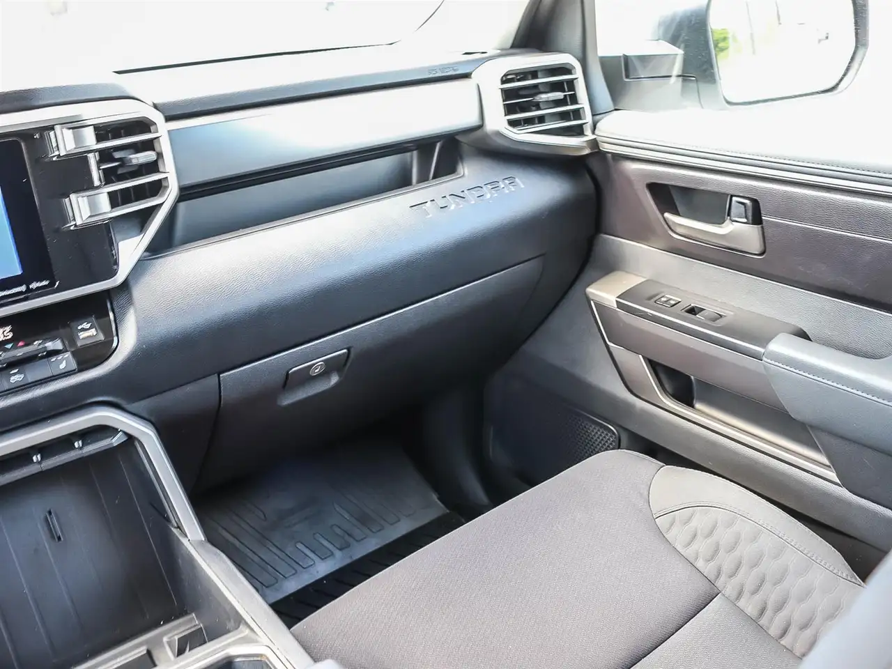 Toyota Tundra снимка Toyota Tundra