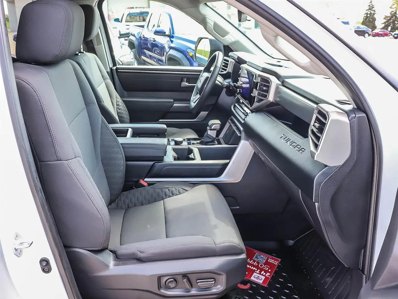 Toyota Tundra снимка Toyota Tundra