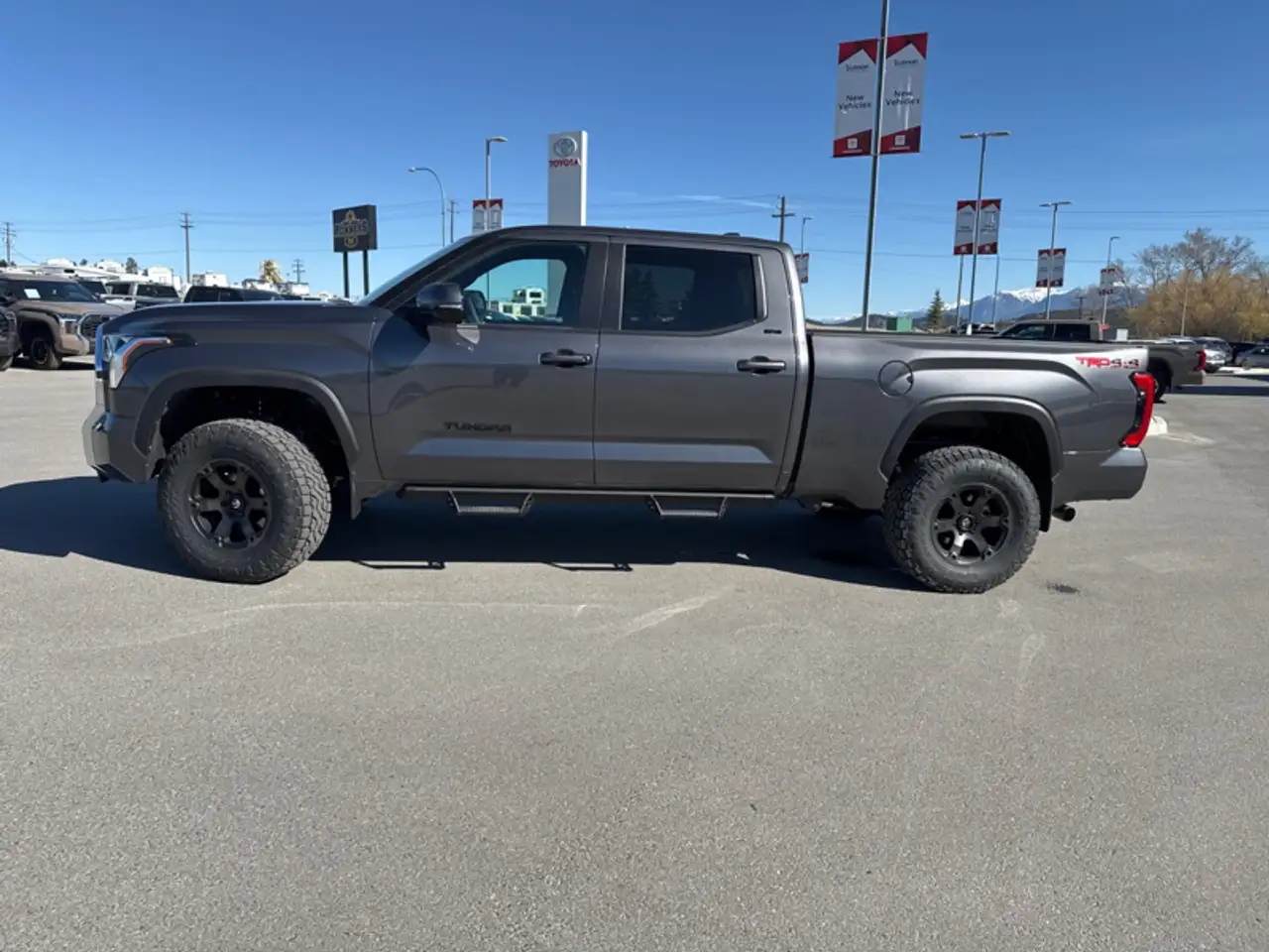 Toyota Tundra снимка Toyota Tundra