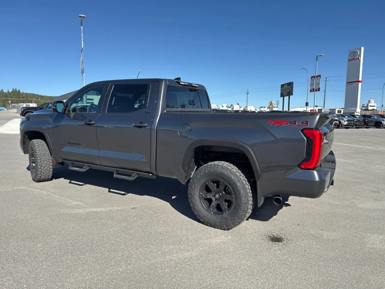 Toyota Tundra снимка Toyota Tundra