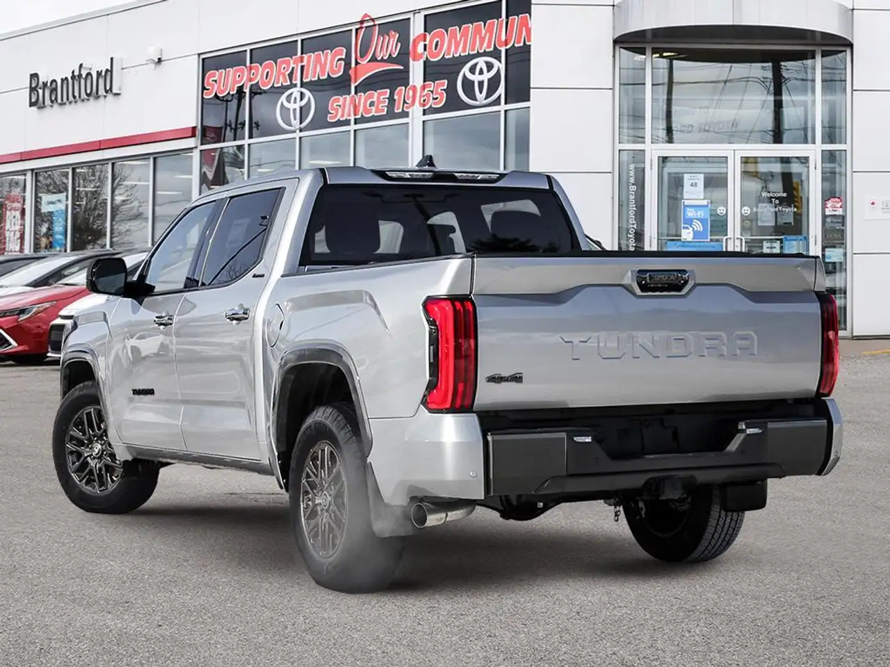 Toyota Tundra снимка Toyota Tundra