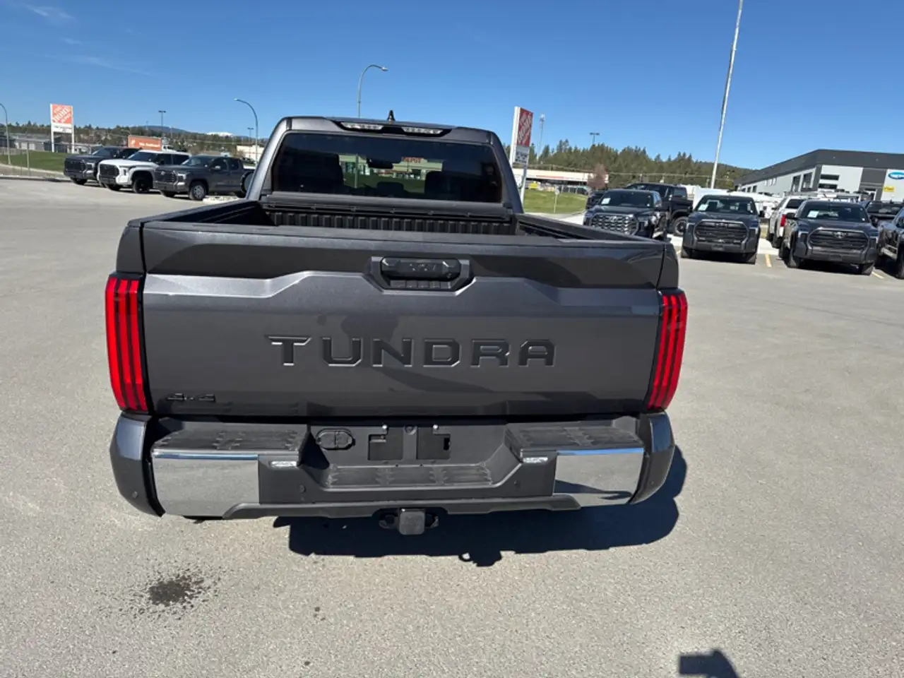 Toyota Tundra снимка Toyota Tundra