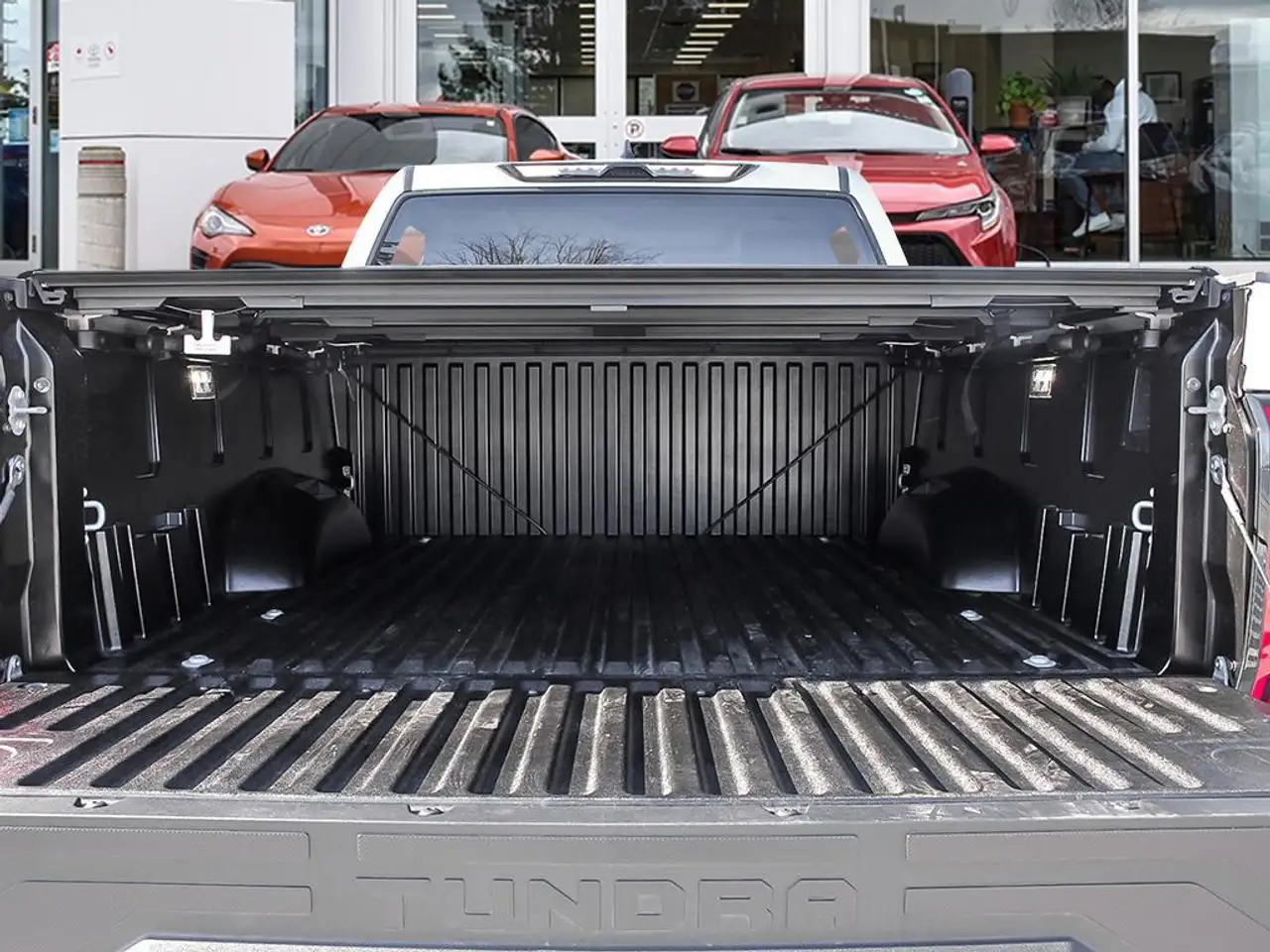 Toyota Tundra снимка Toyota Tundra