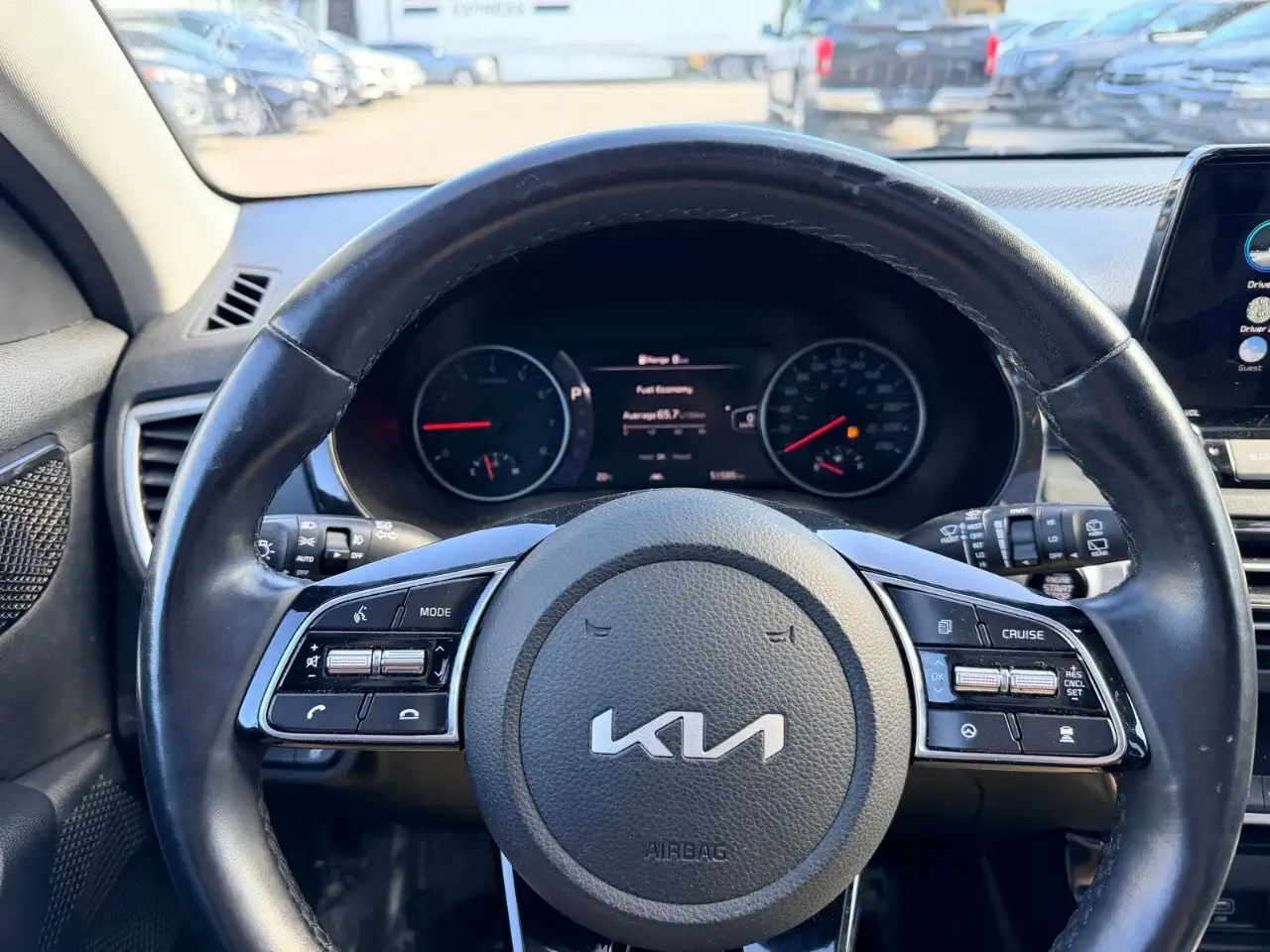 Kia Seltos снимка Kia Seltos
