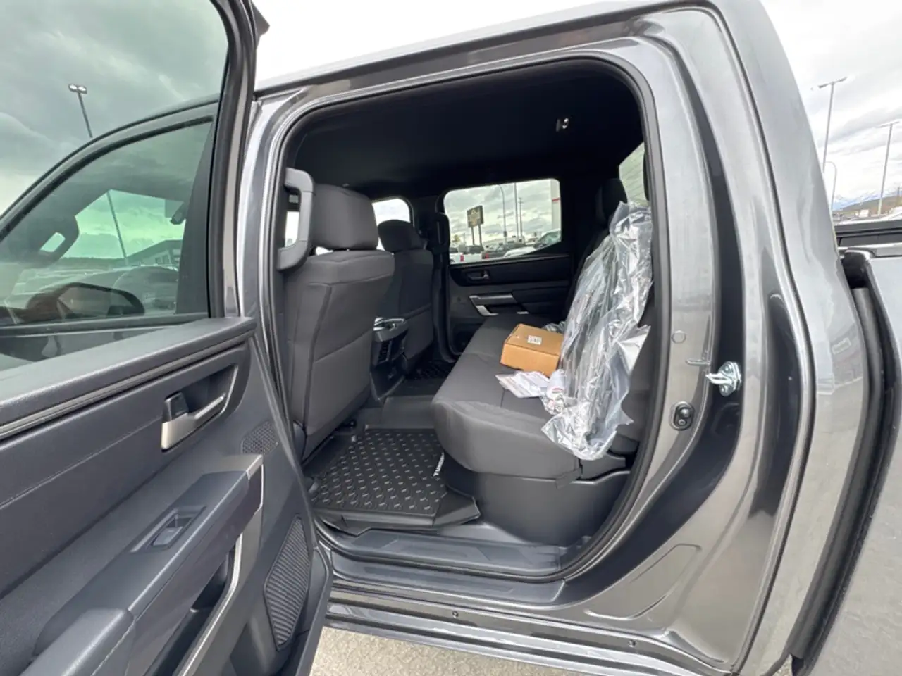 Toyota Tundra снимка Toyota Tundra