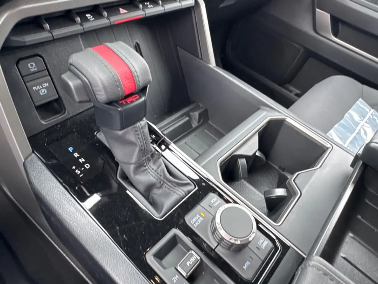 Toyota Tundra снимка Toyota Tundra