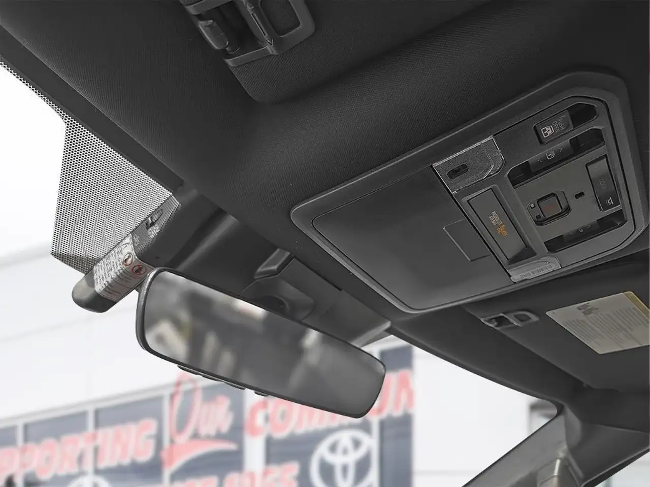 Toyota Tundra снимка Toyota Tundra