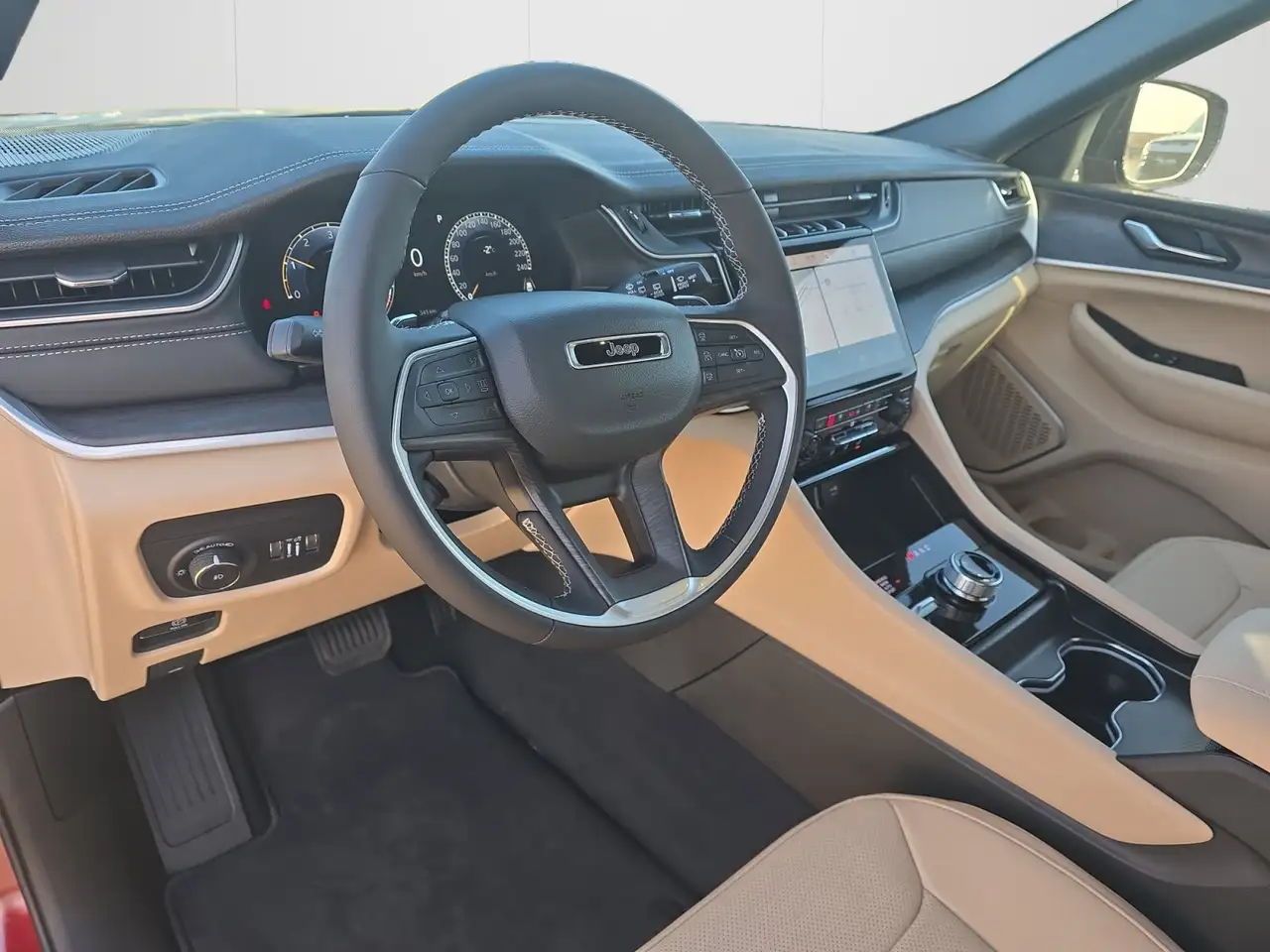 Jeep Grand Cherokee снимка Jeep Grand Cherokee