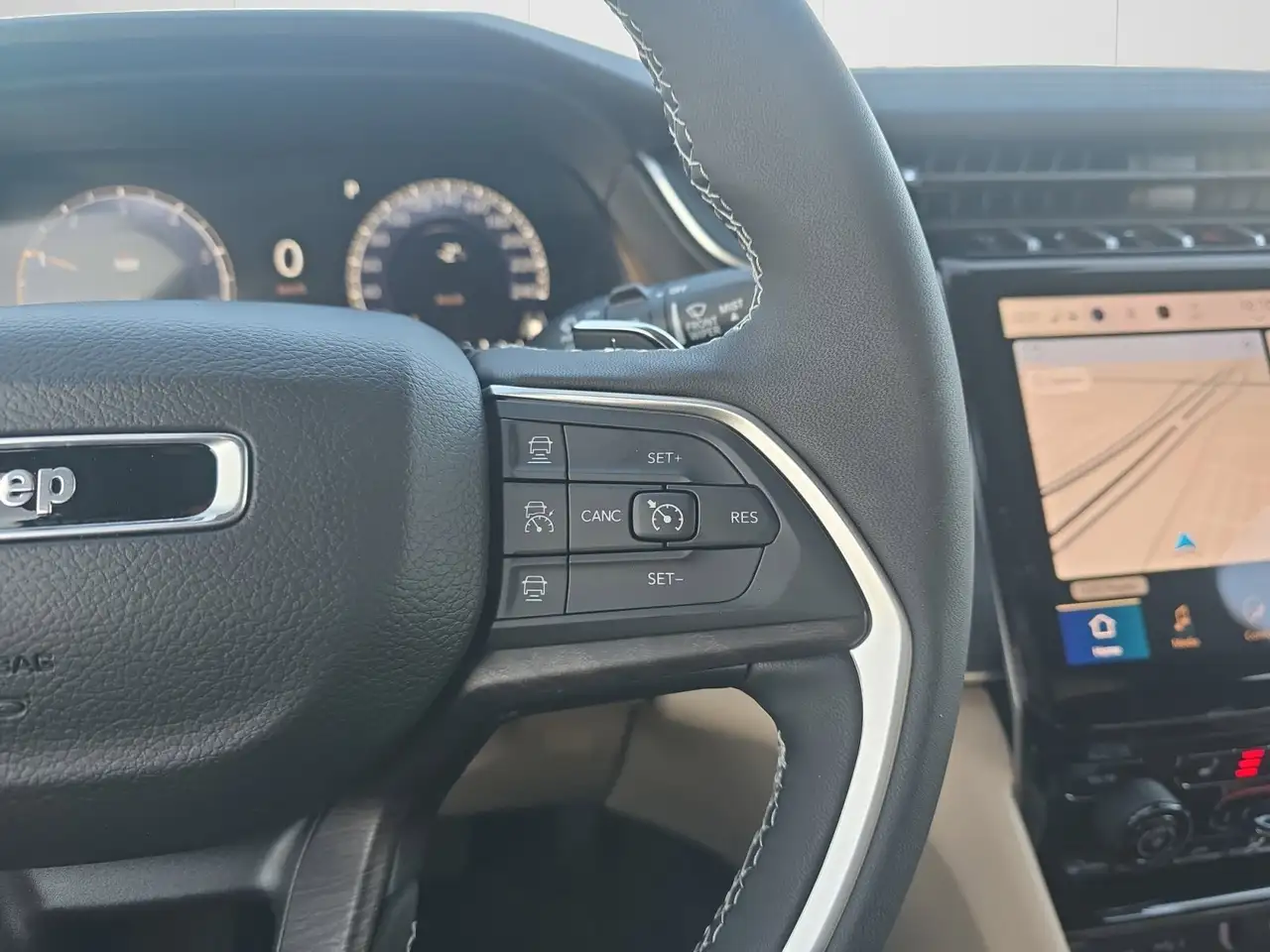 Jeep Grand Cherokee снимка Jeep Grand Cherokee