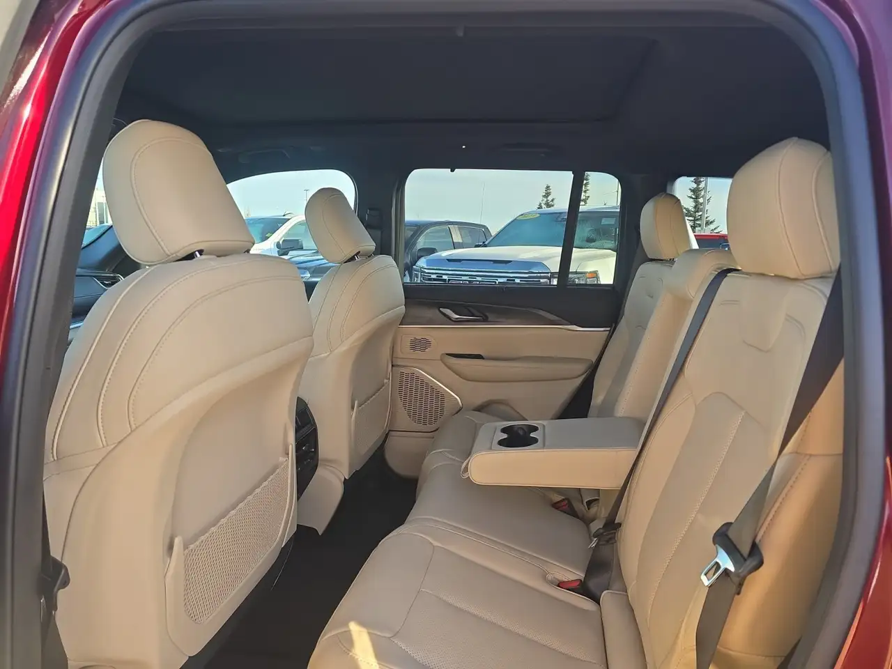 Jeep Grand Cherokee снимка Jeep Grand Cherokee