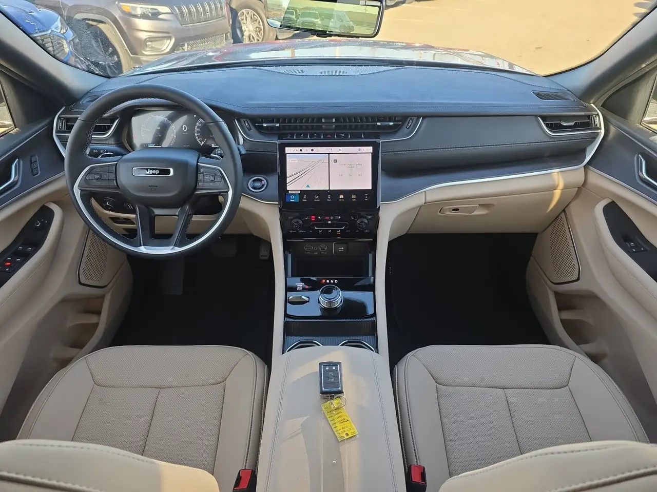 Jeep Grand Cherokee снимка Jeep Grand Cherokee