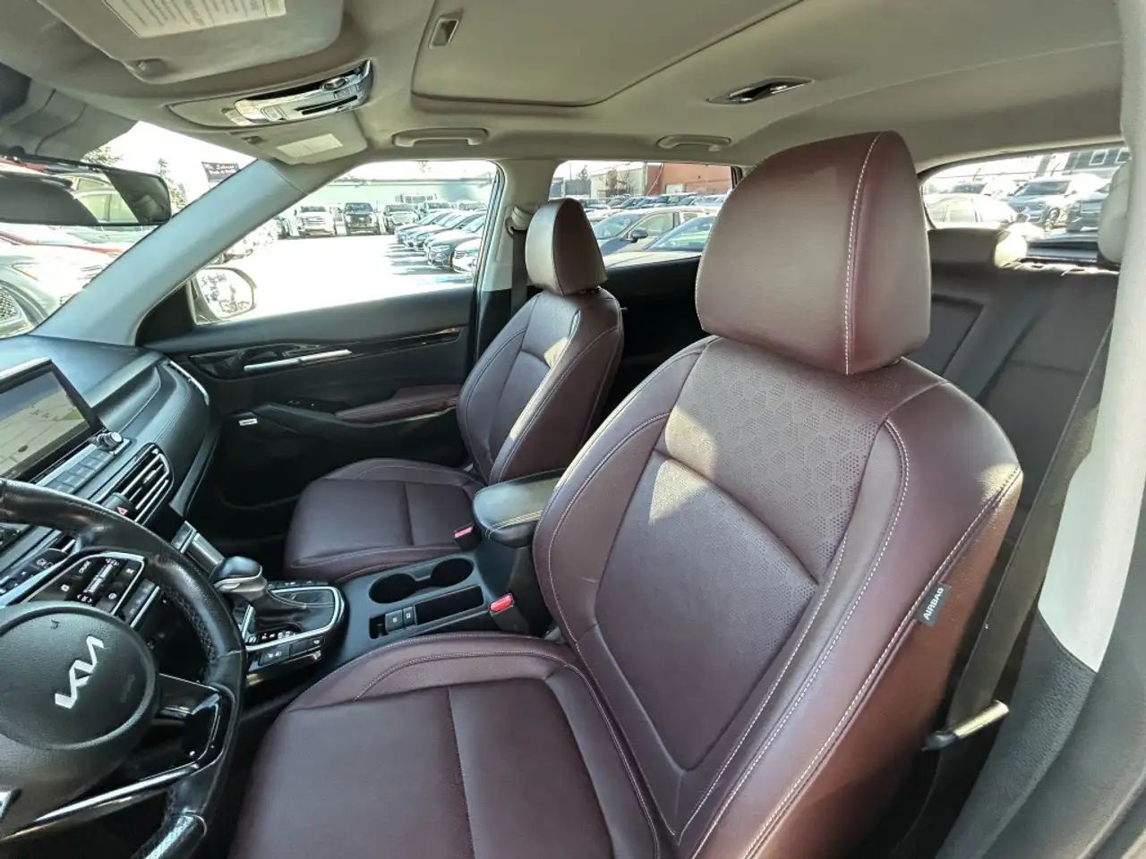 Kia Seltos снимка Kia Seltos