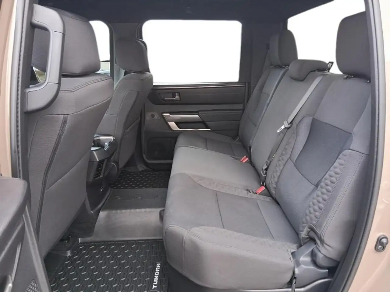 Toyota Tundra снимка Toyota Tundra