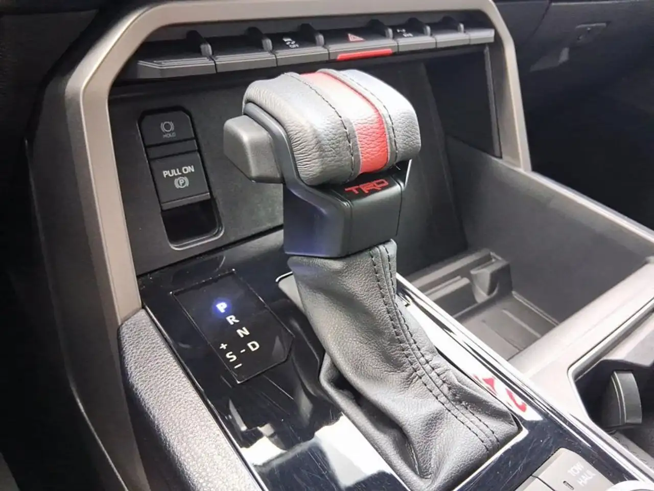 Toyota Tundra снимка Toyota Tundra