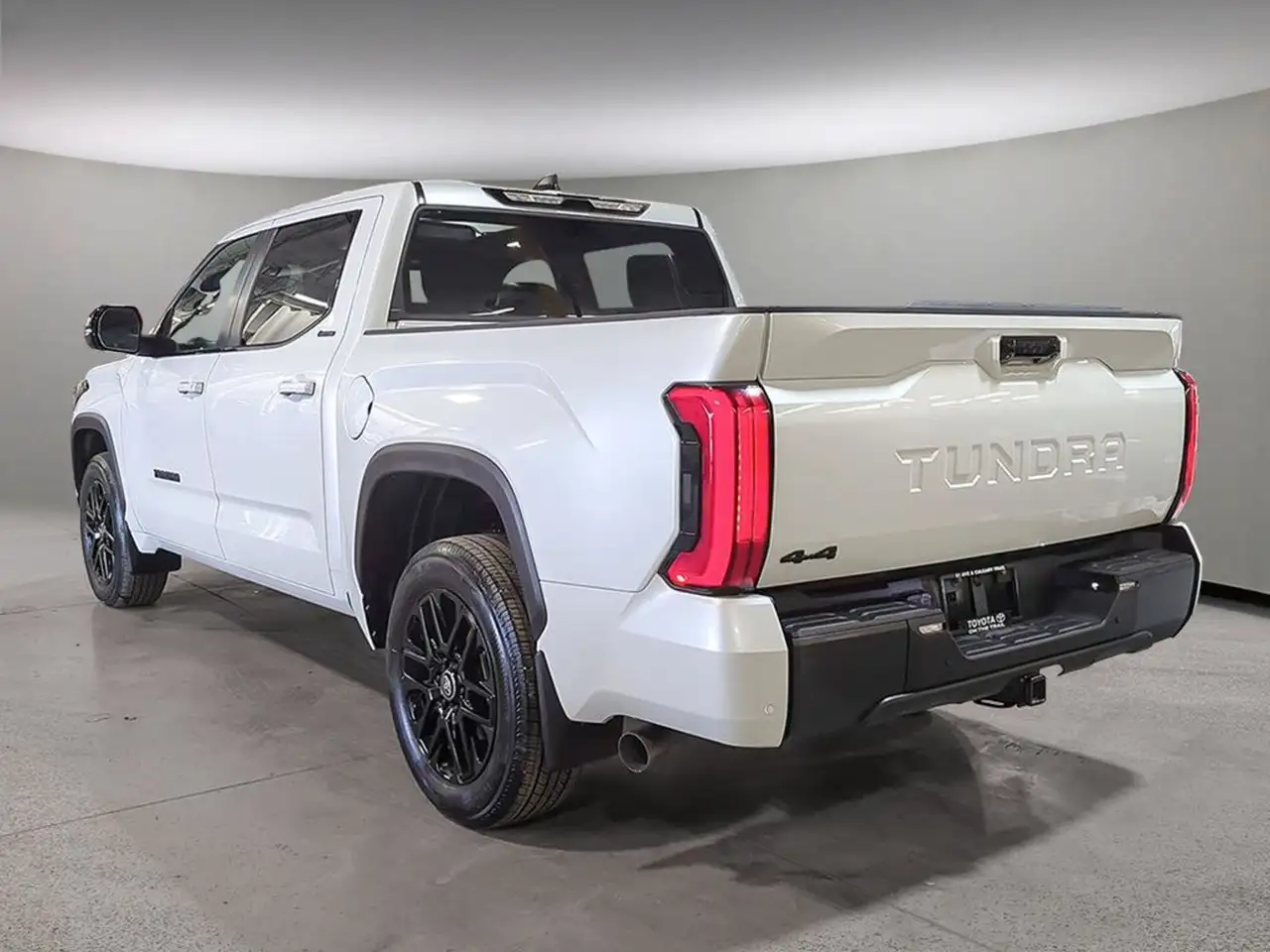 Toyota Tundra снимка Toyota Tundra