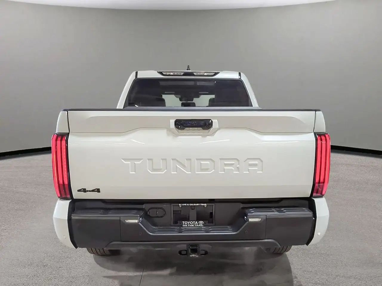 Toyota Tundra снимка Toyota Tundra