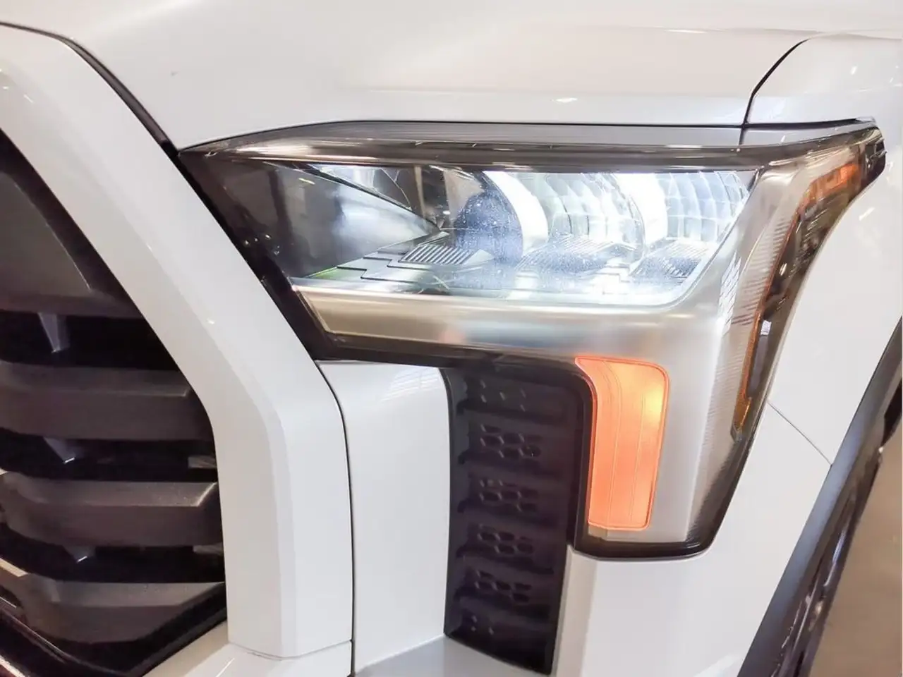 Toyota Tundra снимка Toyota Tundra