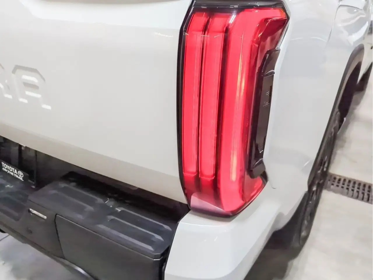 Toyota Tundra снимка Toyota Tundra