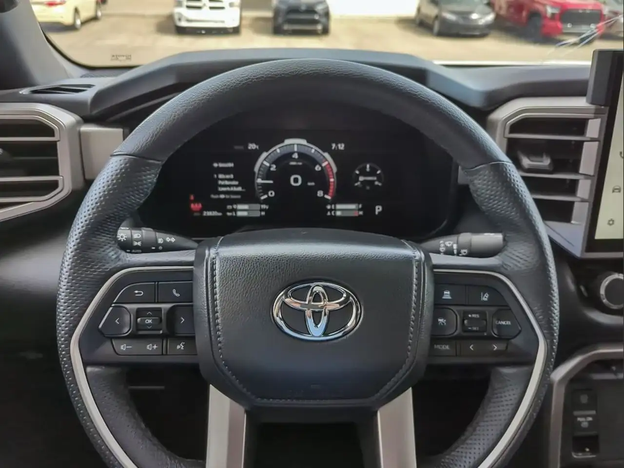 Toyota Tundra снимка Toyota Tundra