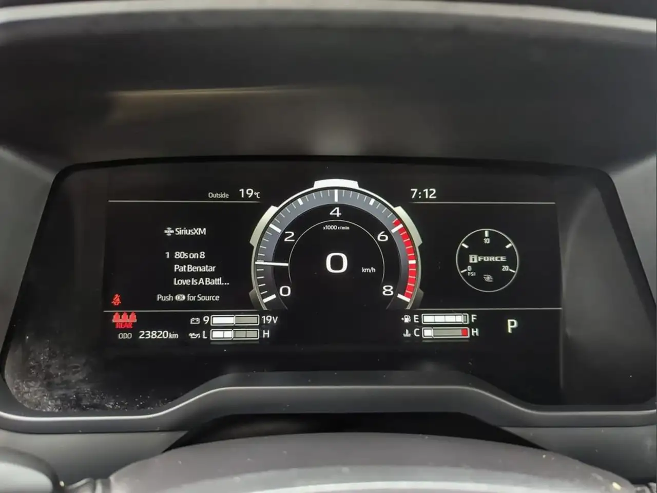 Toyota Tundra снимка Toyota Tundra