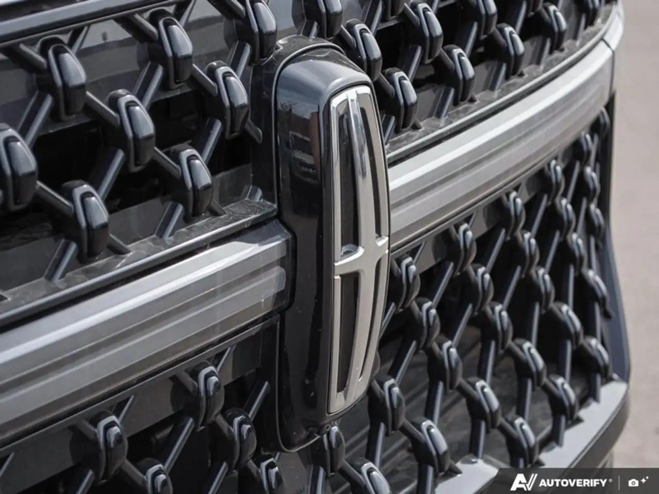 Lincoln Navigator photo Lincoln Navigator