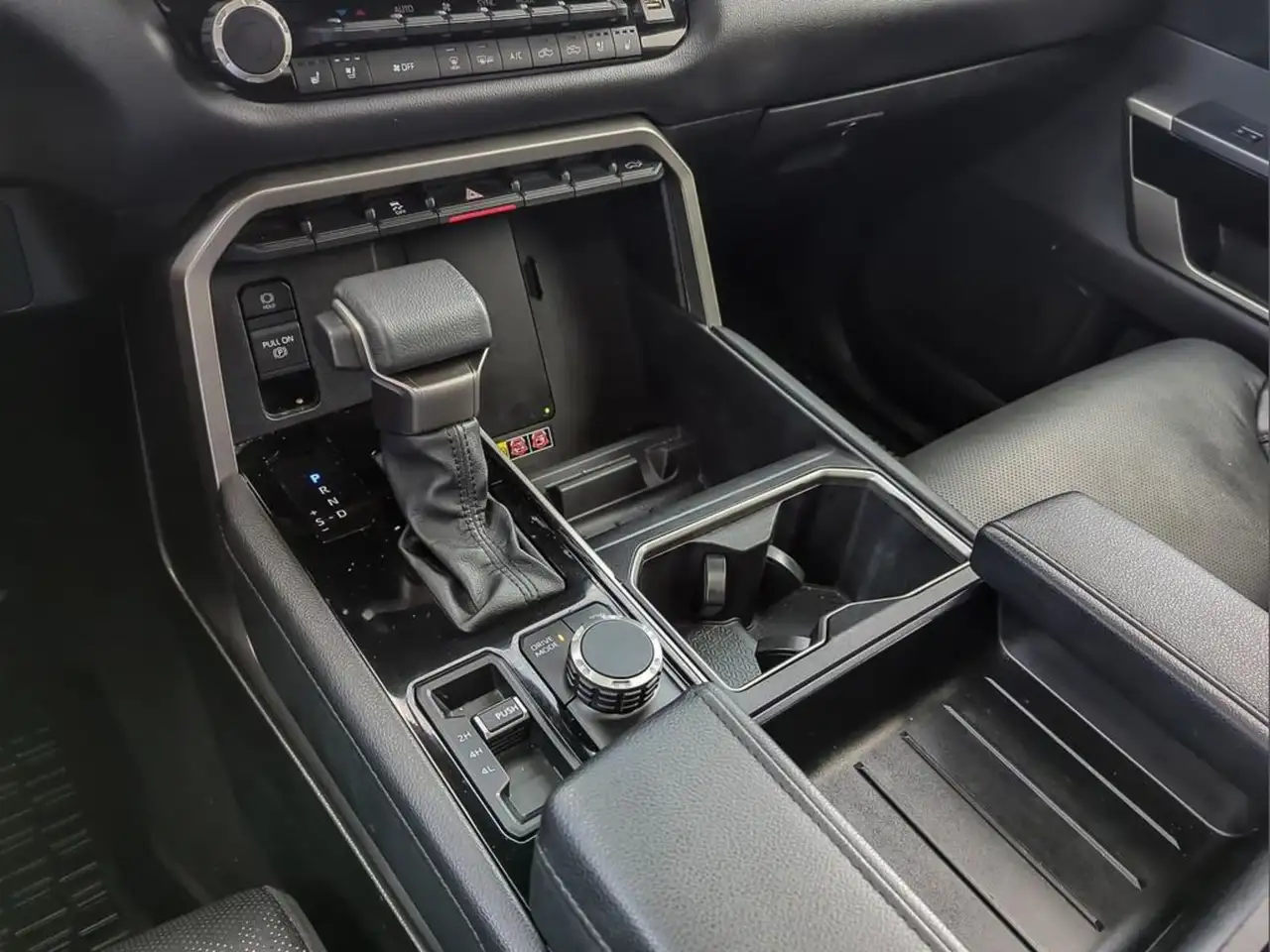 Toyota Tundra снимка Toyota Tundra