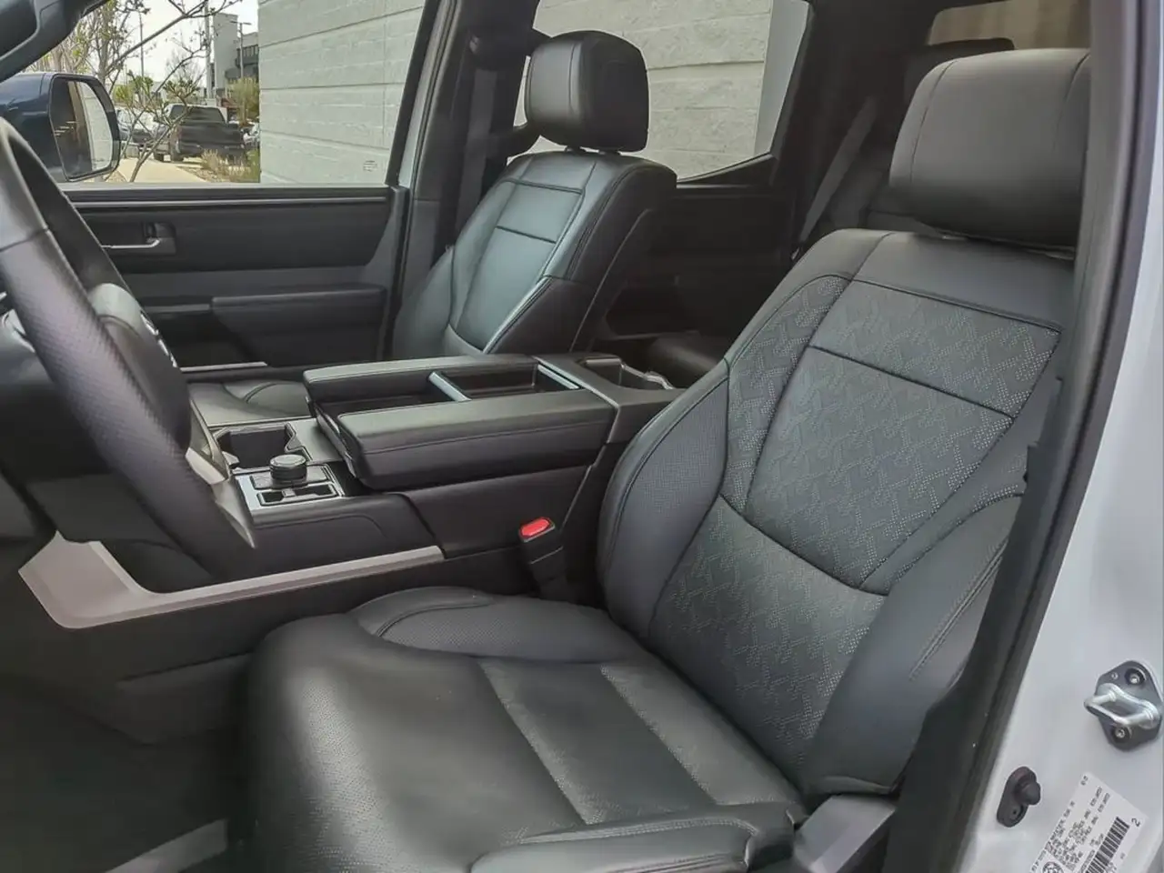 Toyota Tundra снимка Toyota Tundra