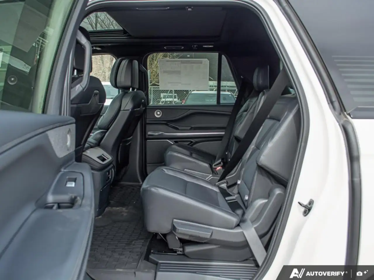 Lincoln Navigator photo Lincoln Navigator