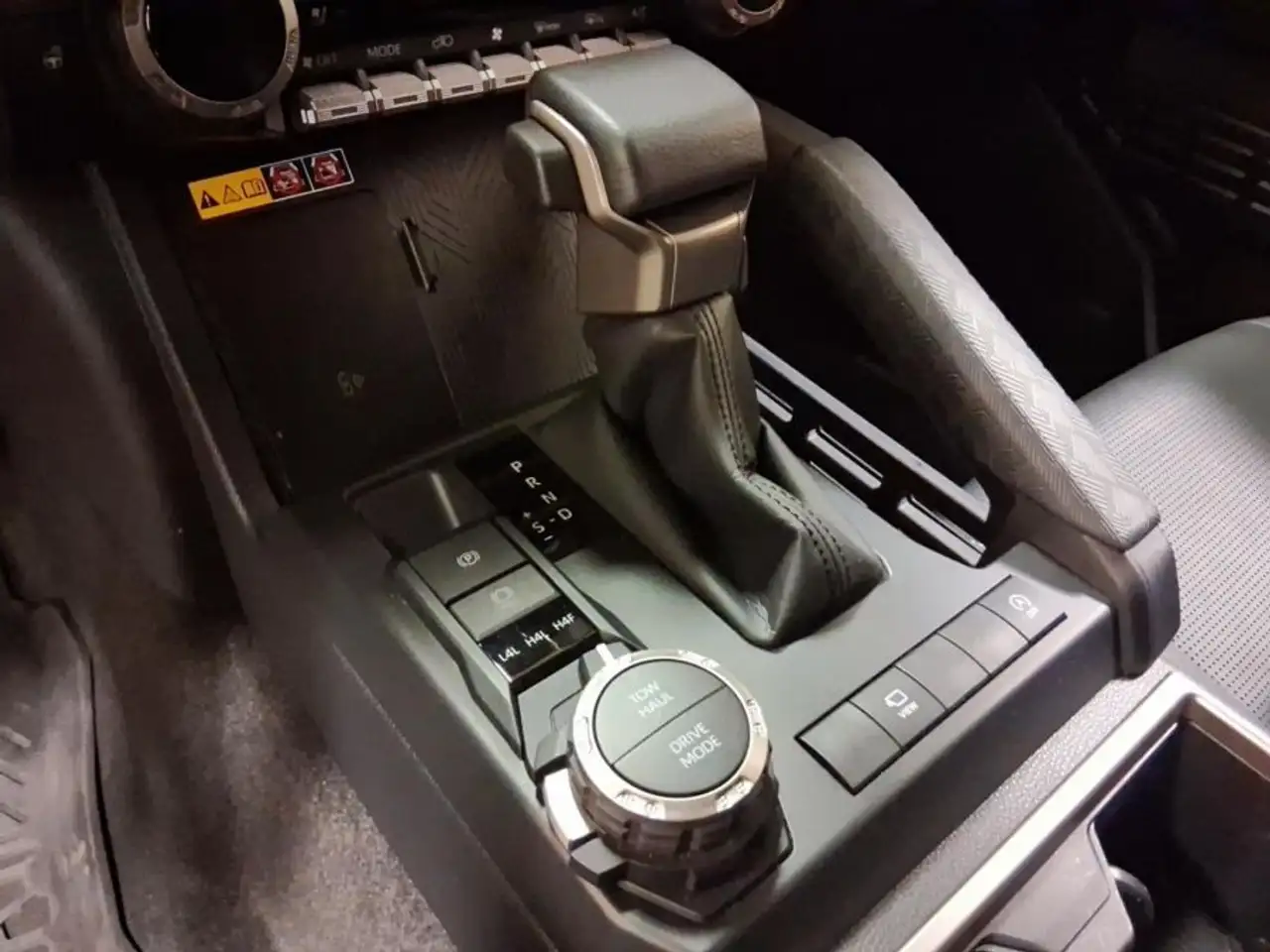 Toyota 4-Runner снимка Toyota 4-Runner