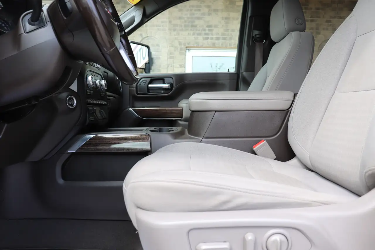 GMC Sierra 3500HD снимка GMC Sierra 3500HD