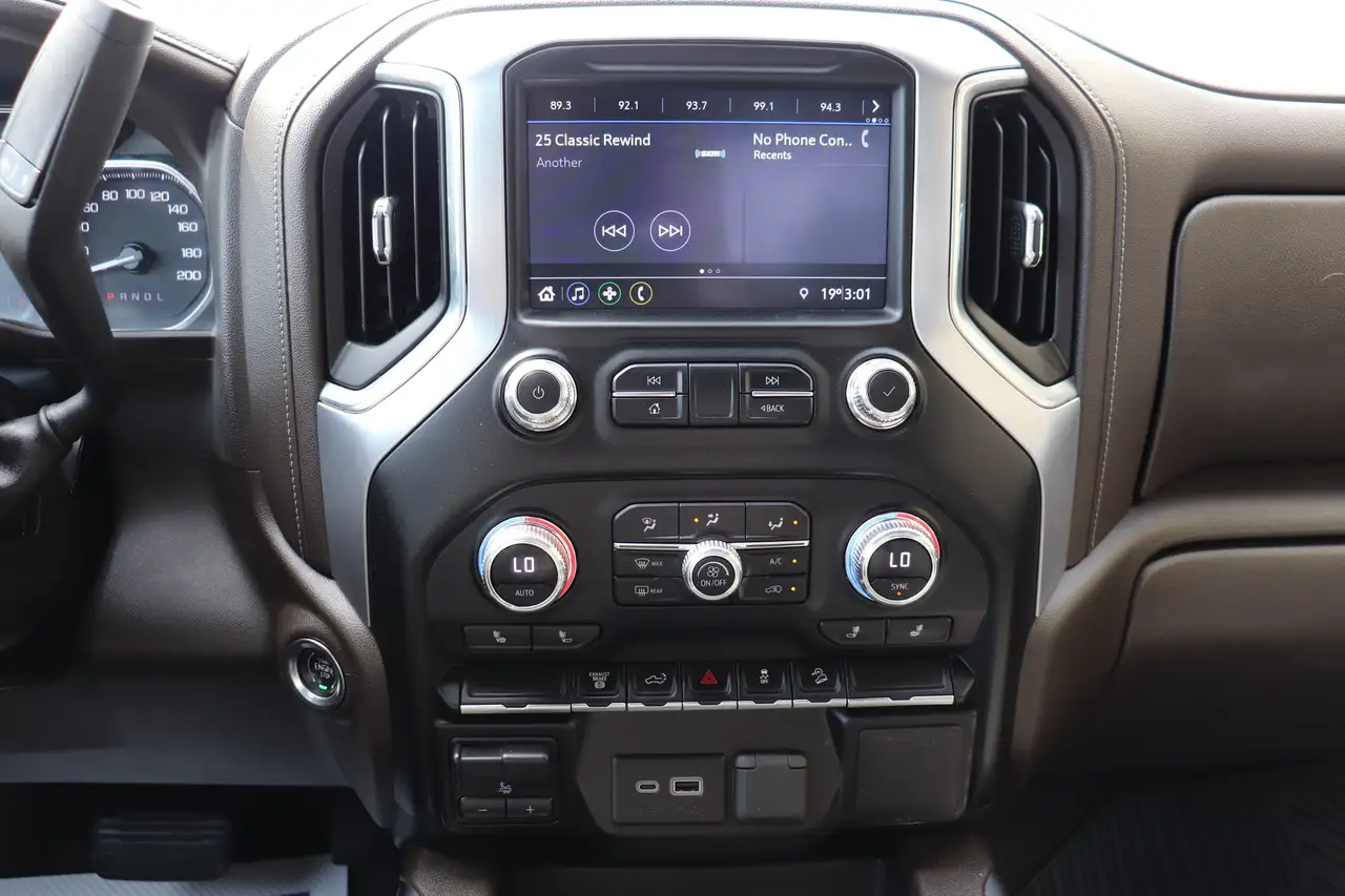 GMC Sierra 3500HD снимка GMC Sierra 3500HD