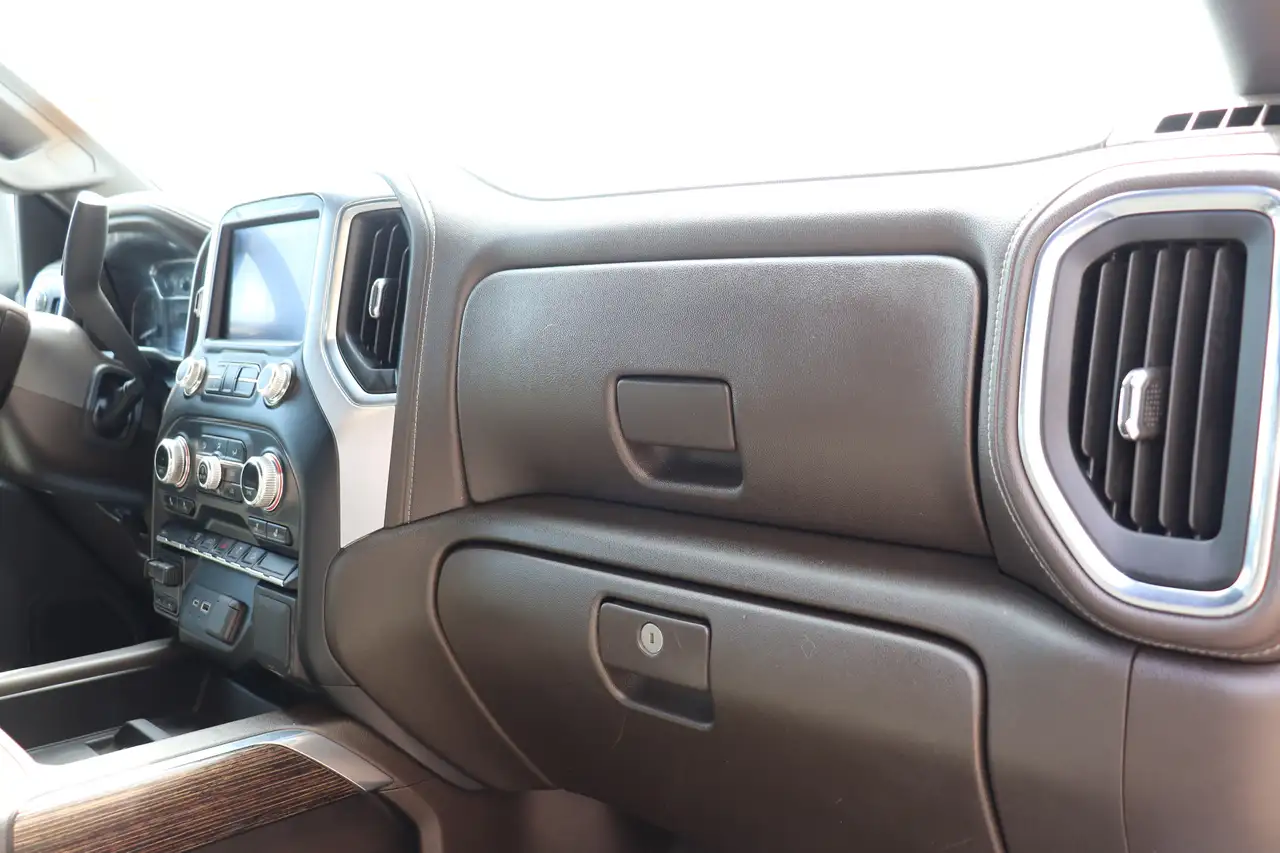 GMC Sierra 3500HD снимка GMC Sierra 3500HD