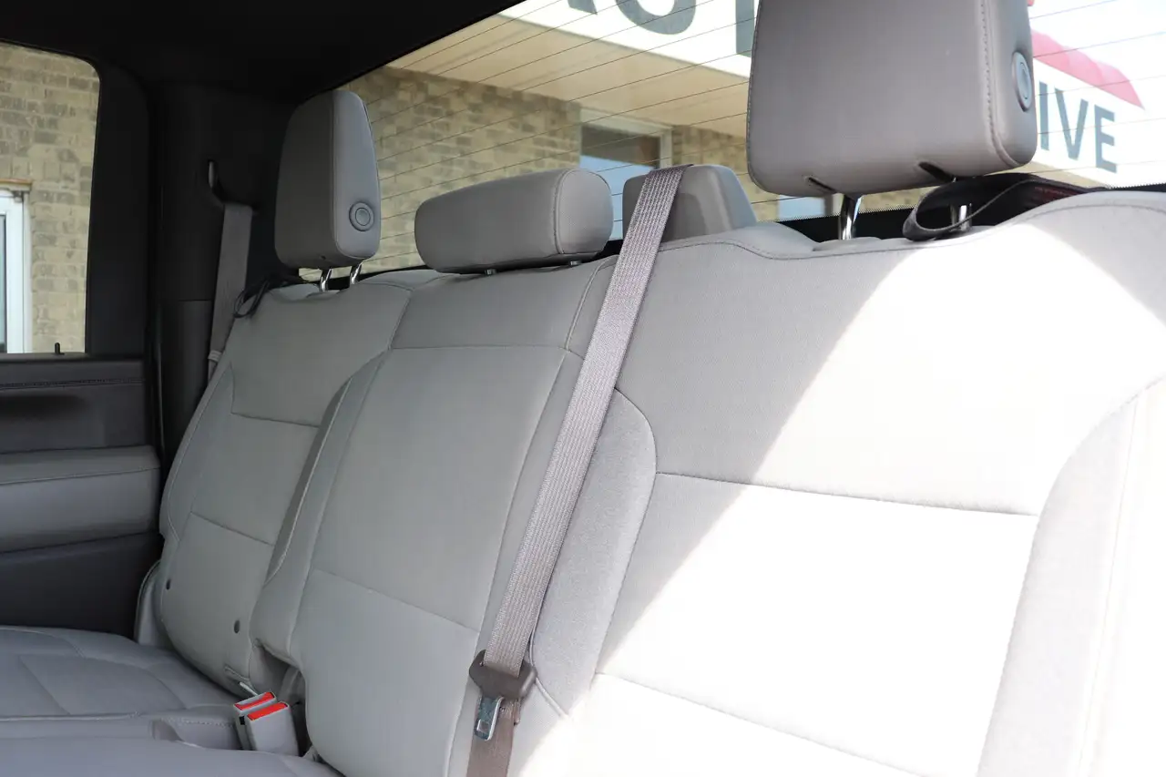 GMC Sierra 3500HD снимка GMC Sierra 3500HD