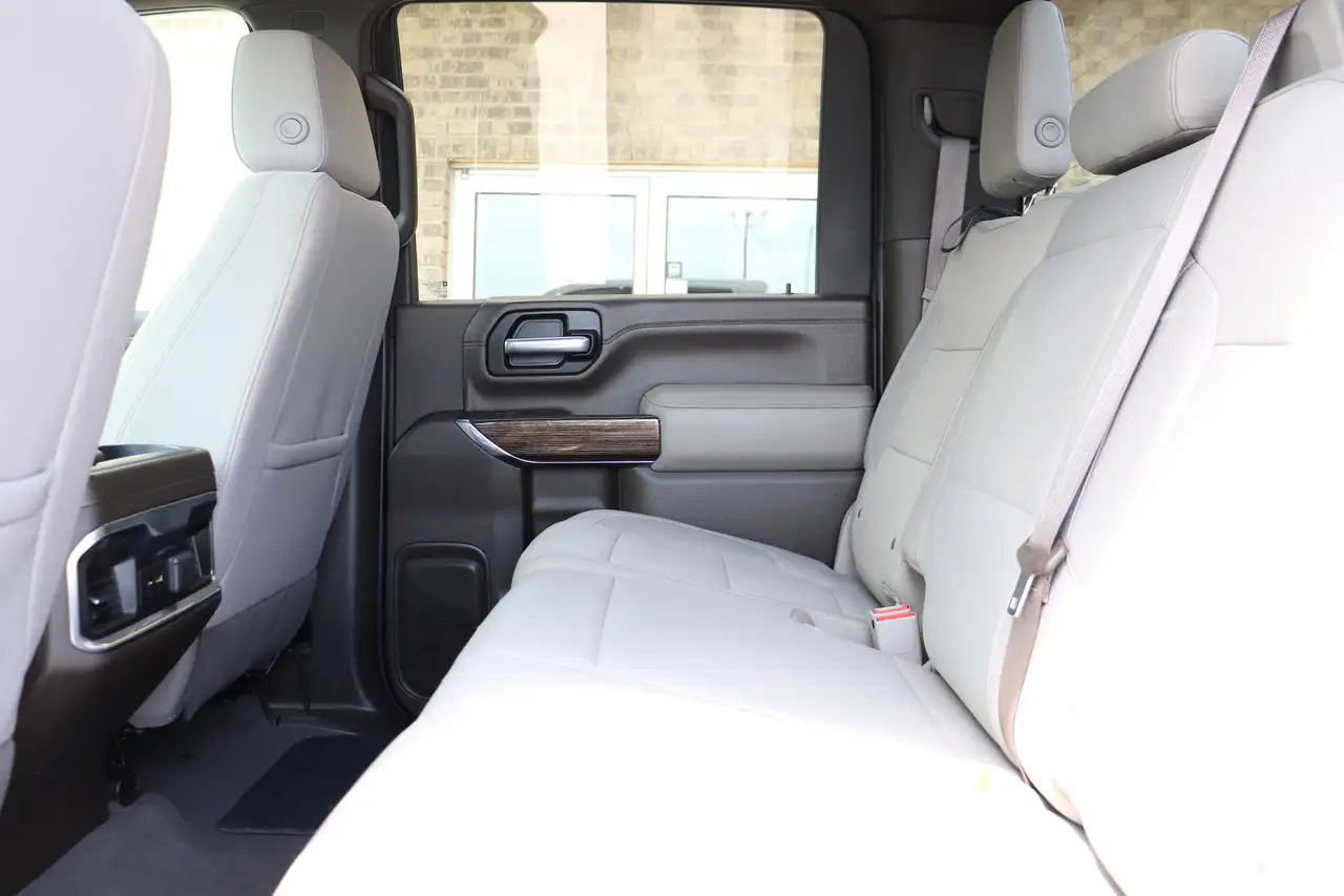 GMC Sierra 3500HD снимка GMC Sierra 3500HD