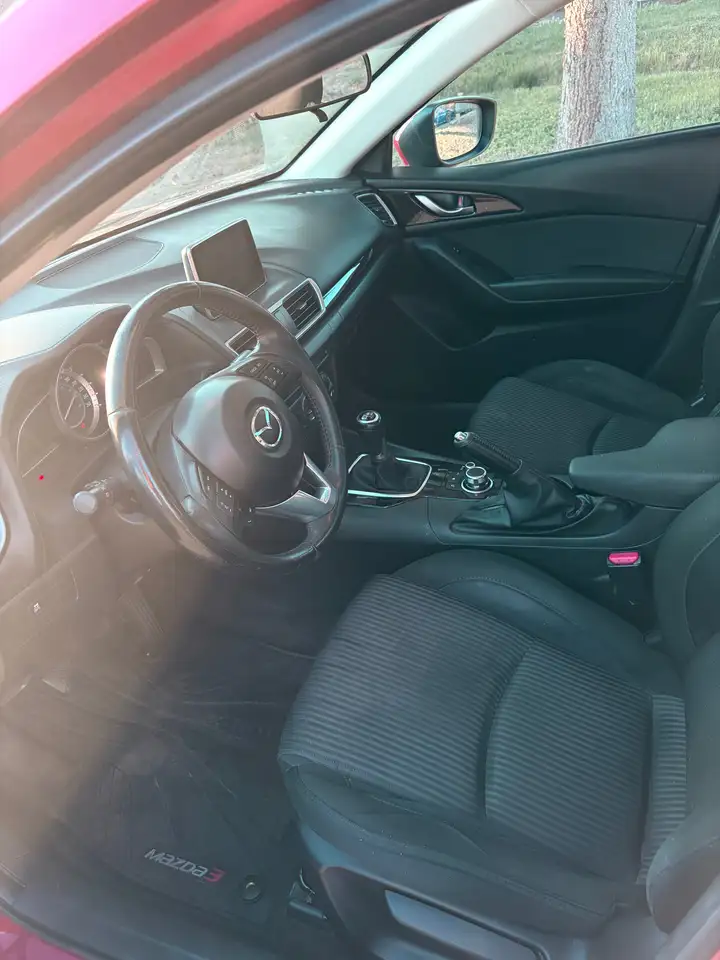 Mazda 3 снимка Mazda 3