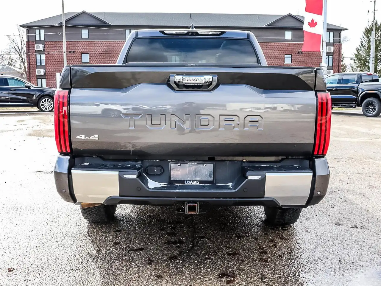 Toyota Tundra снимка Toyota Tundra