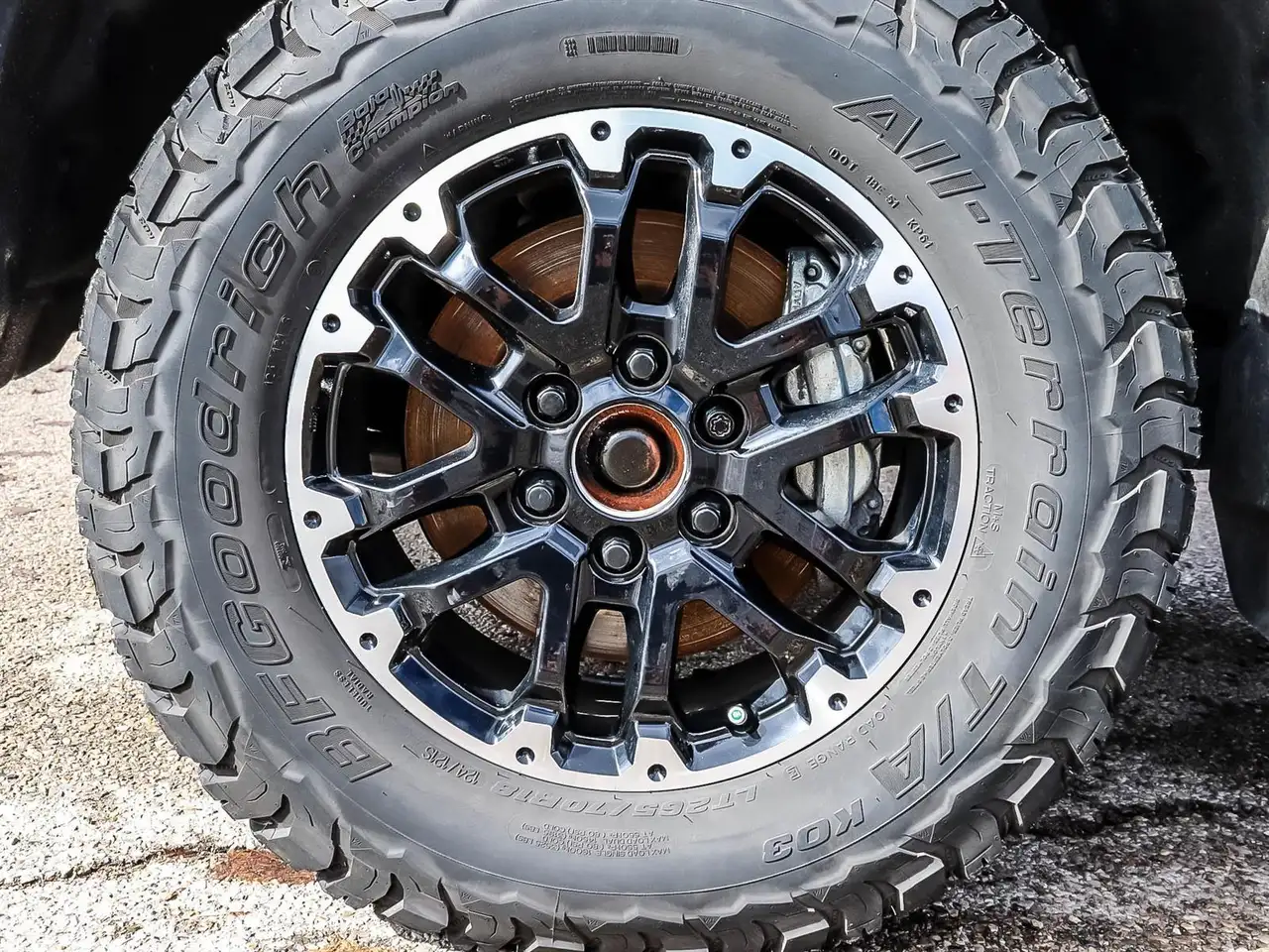 Toyota Tundra снимка Toyota Tundra