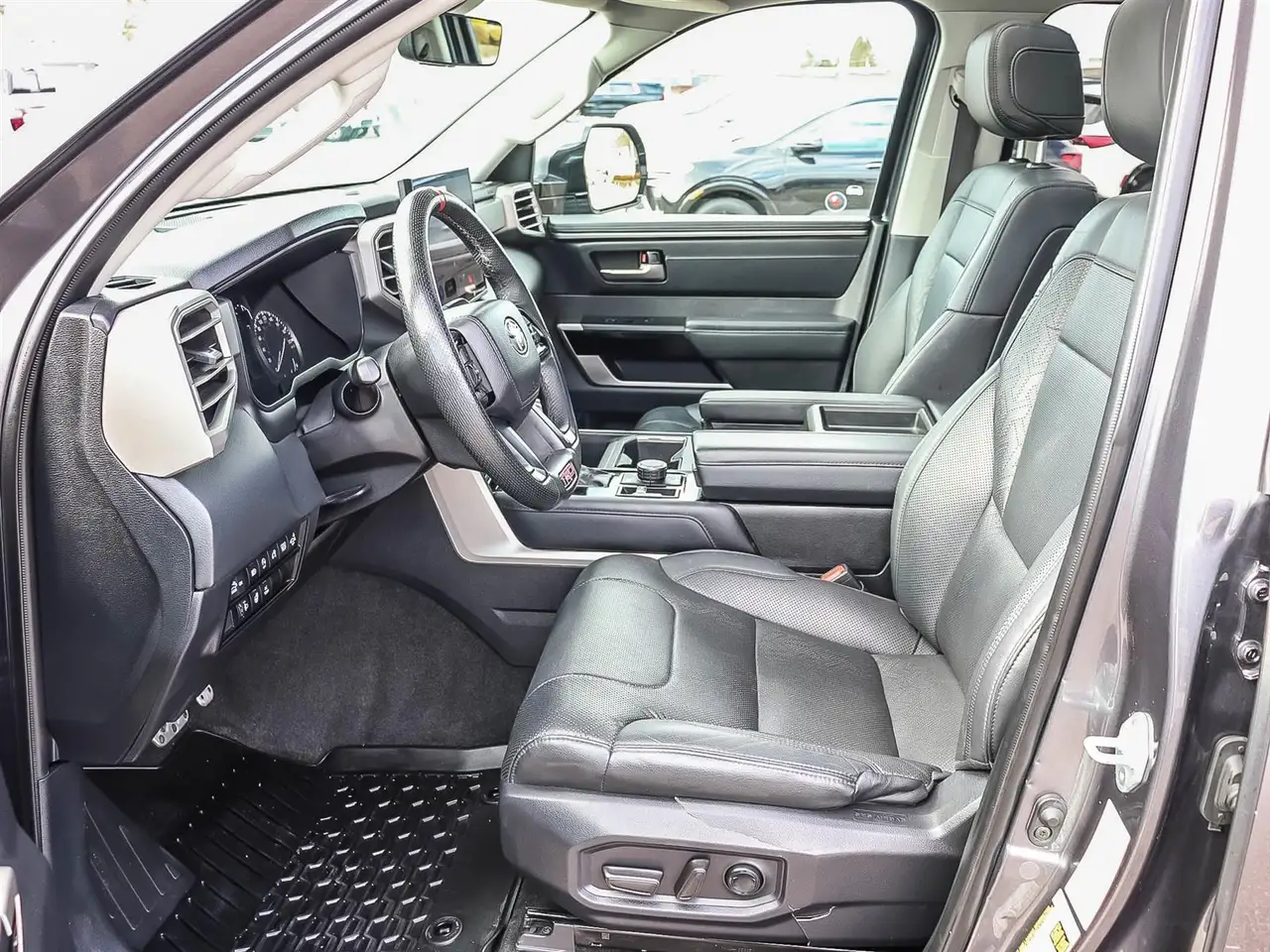 Toyota Tundra снимка Toyota Tundra