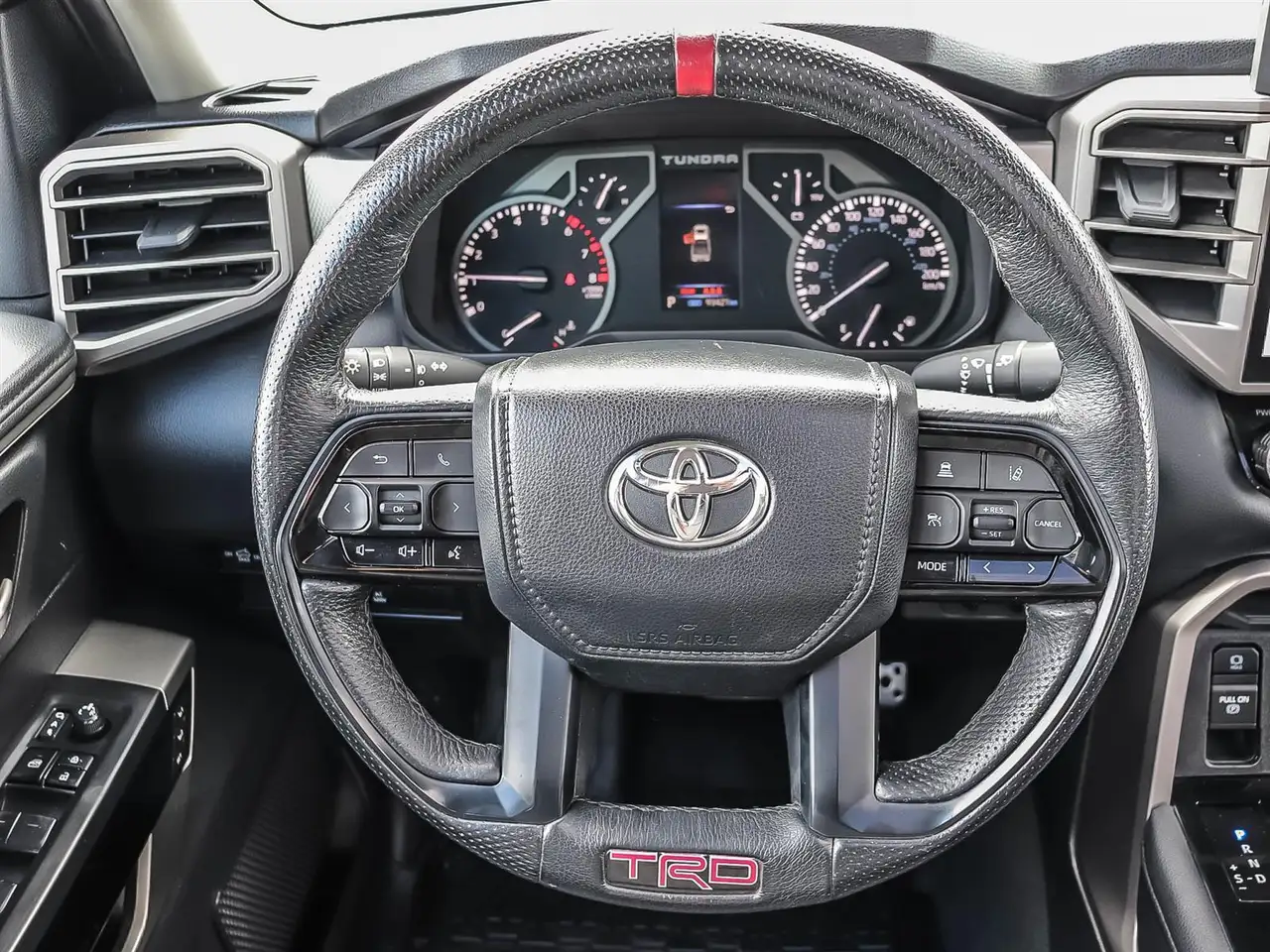 Toyota Tundra снимка Toyota Tundra