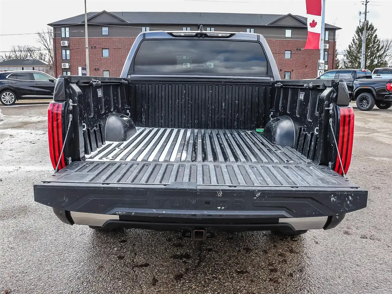 Toyota Tundra снимка Toyota Tundra