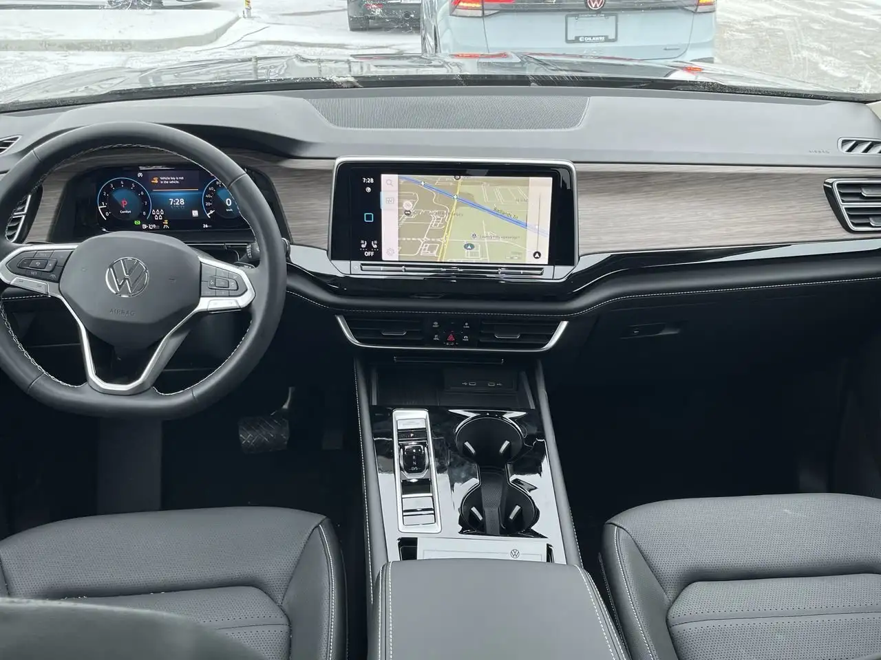 Volkswagen Atlas снимка Volkswagen Atlas