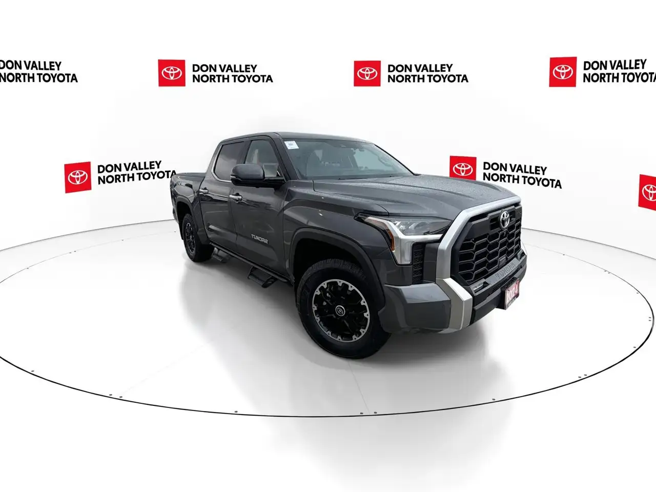 Toyota Tundra снимка Toyota Tundra