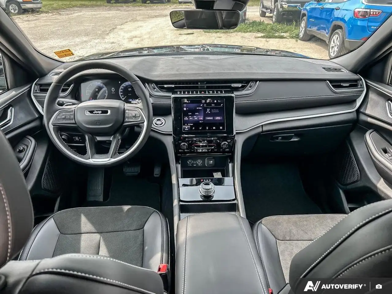 Jeep Grand Cherokee снимка Jeep Grand Cherokee