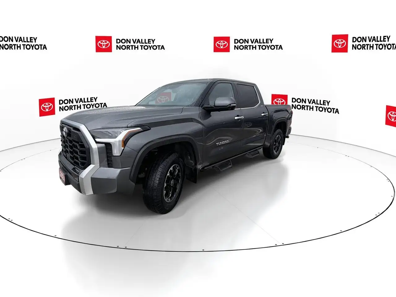 Toyota Tundra снимка Toyota Tundra