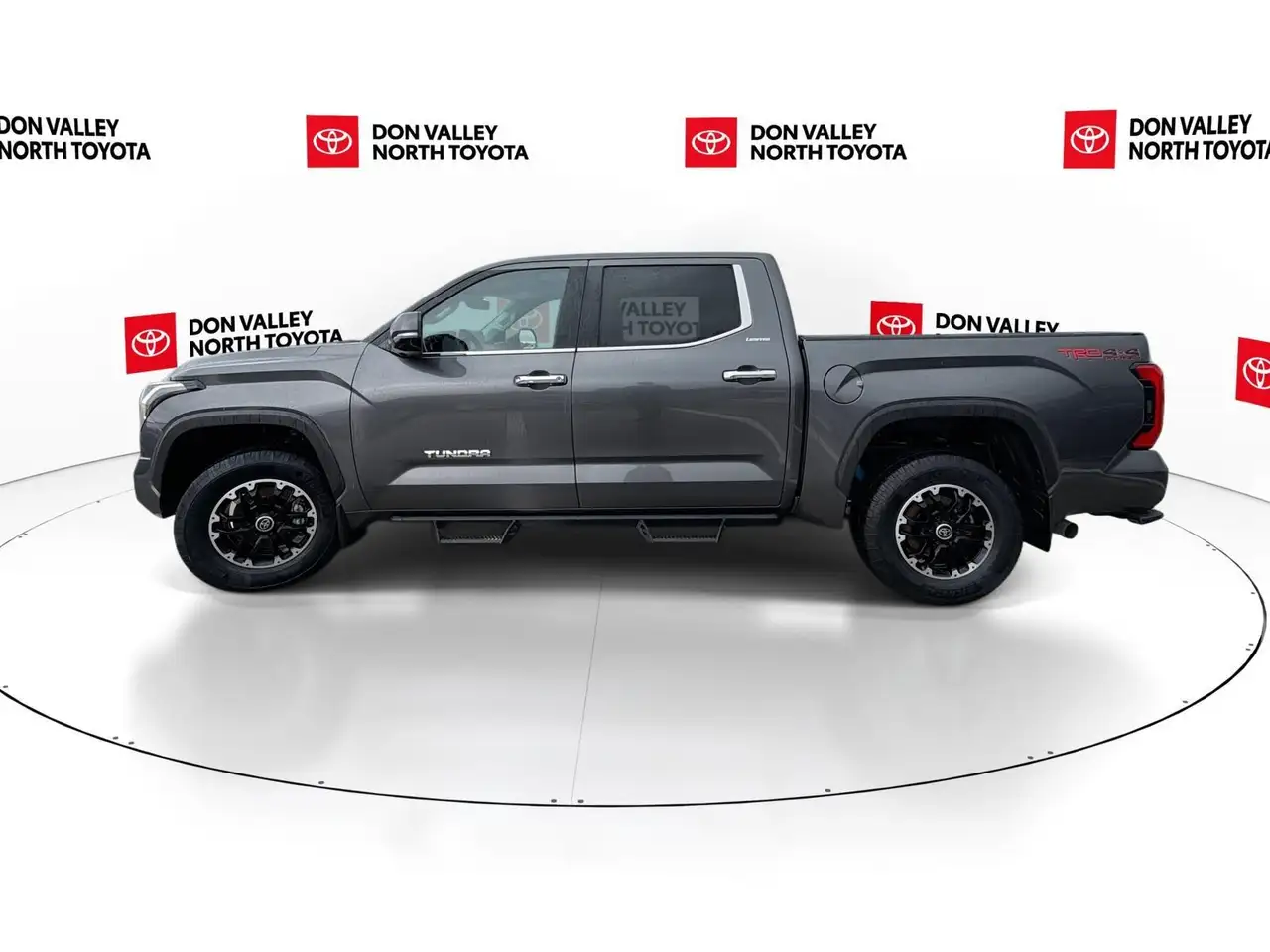 Toyota Tundra снимка Toyota Tundra